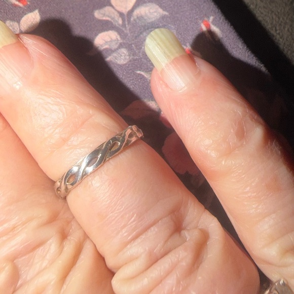 Elegant Gold and Silver Women's Jewelry - Picture 13 of 15